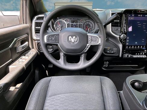 Certified 2025 RAM 2500 Big Horn AWD/4WD image 5