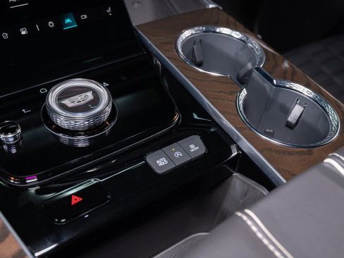 Used 2026 Cadillac Escalade Platinum Sport w/ LPO, ONYX Package AWD/4WD image 27