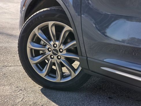 Used 2022 Lincoln Corsair AWD w/ Premium Package image 6