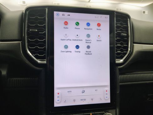 Used 2024 Ford Ranger XLT w/ Technology Package image 3