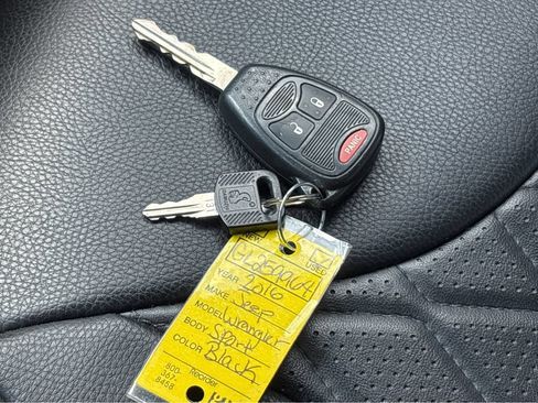 Used 2016 Jeep Wrangler Sport w/ Quick Order Package 24S AWD/4WD image 19