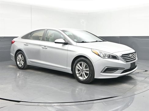 Used 2016 Hyundai Sonata SE image 3