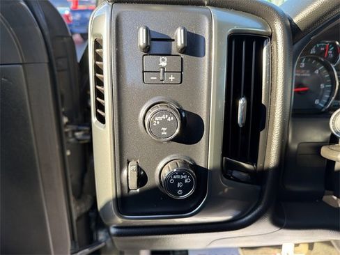 Used 2018 Chevrolet Silverado 1500 LT w/ All Star Edition image 18