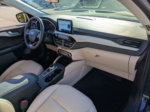 Certified 2022 Ford Escape SEL w/ Technology Package image 36