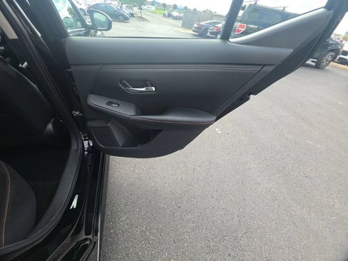 Used 2025 Nissan Sentra SR FWD image 30
