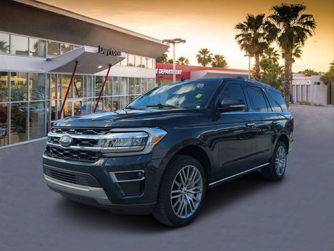 Used 2022 Ford Expedition Limited image 7