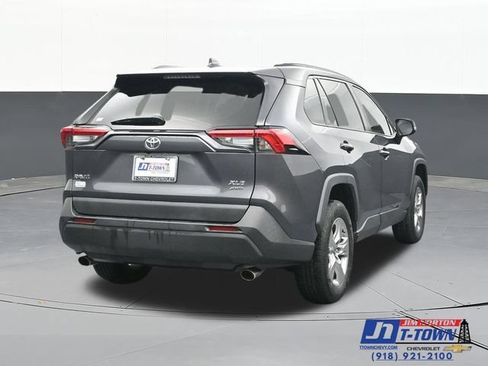 Used 2022 Toyota RAV4 XLE AWD/4WD image 12