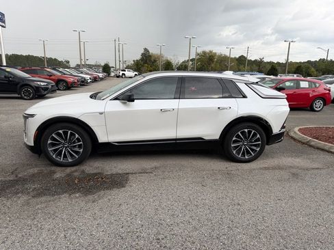Used 2024 Cadillac Lyriq Sport image 11