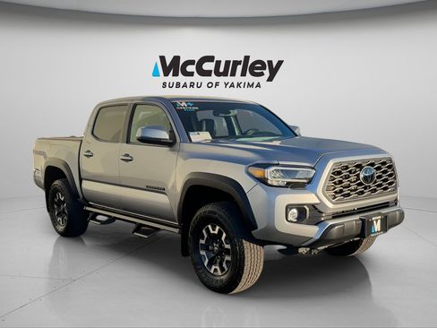 Used 2023 Toyota Tacoma TRD Off-Road w/ TRD Premium Off Road Package AWD/4WD image 7