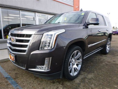 Used 2017 Cadillac Escalade Premium Luxury image 1