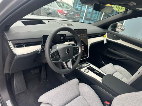 Used 2025 Volvo EX90 Ultra AWD/4WD image 12