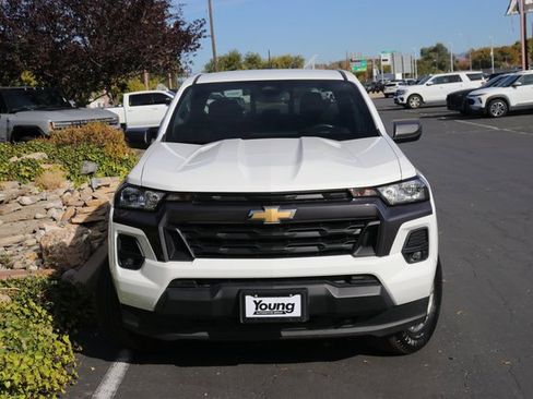 Used 2023 Chevrolet Colorado LT w/ LT Convenience Package II image 2