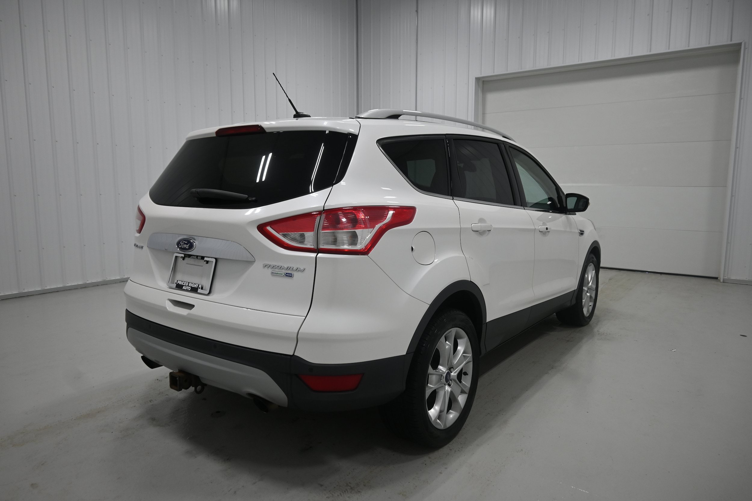 Used 2015 Ford Escape Titanium w/ Equipment Group 301A AWD/4WD image 35
