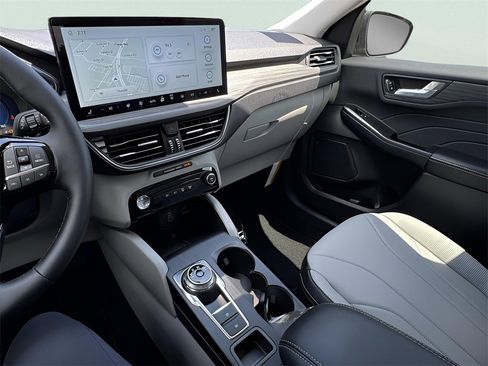 New 2025 Ford Escape SE w/ PHEV Premium Package image 33
