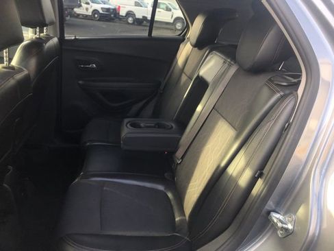 Used 2019 Chevrolet Trax LT w/ LT Convenience Package image 25