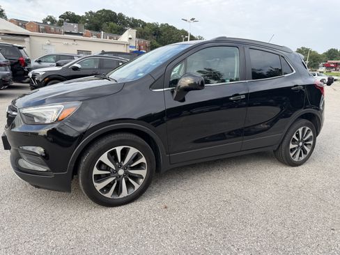 Used 2021 Buick Encore Preferred FWD image 3