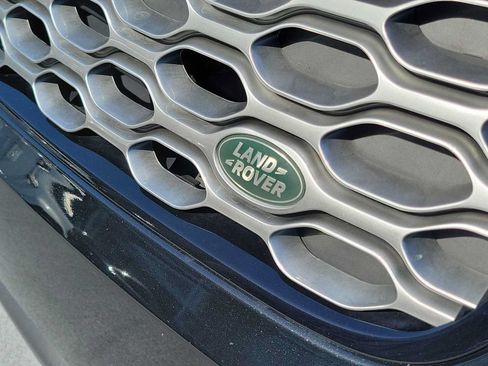 Used 2025 Land Rover Discovery S AWD/4WD image 10