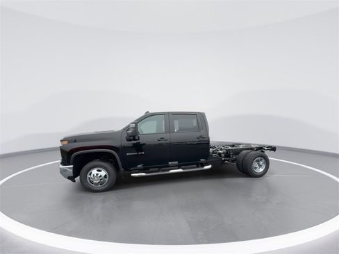New 2026 Chevrolet Silverado 3500 LT w/ Convenience Package image 6