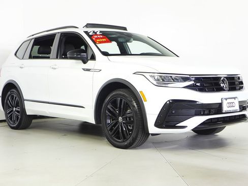 Used 2022 Volkswagen Tiguan SE R-Line FWD image 4