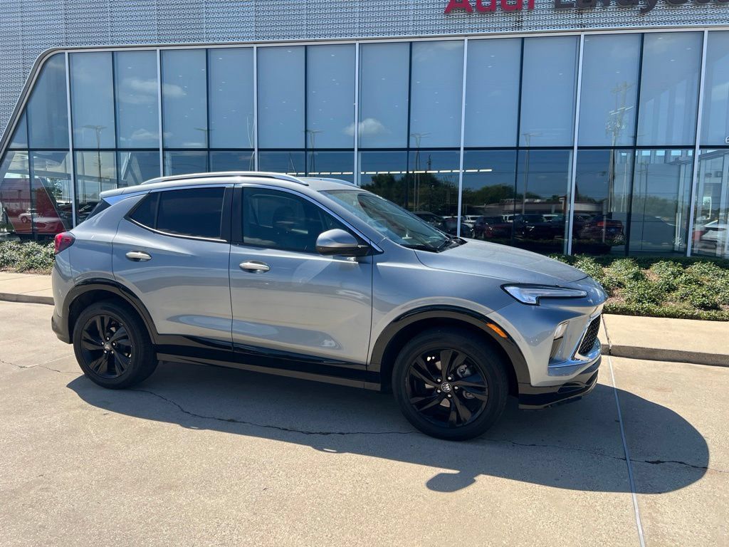 Used 2024 Buick Encore GX Sport Touring AWD/4WD image 5
