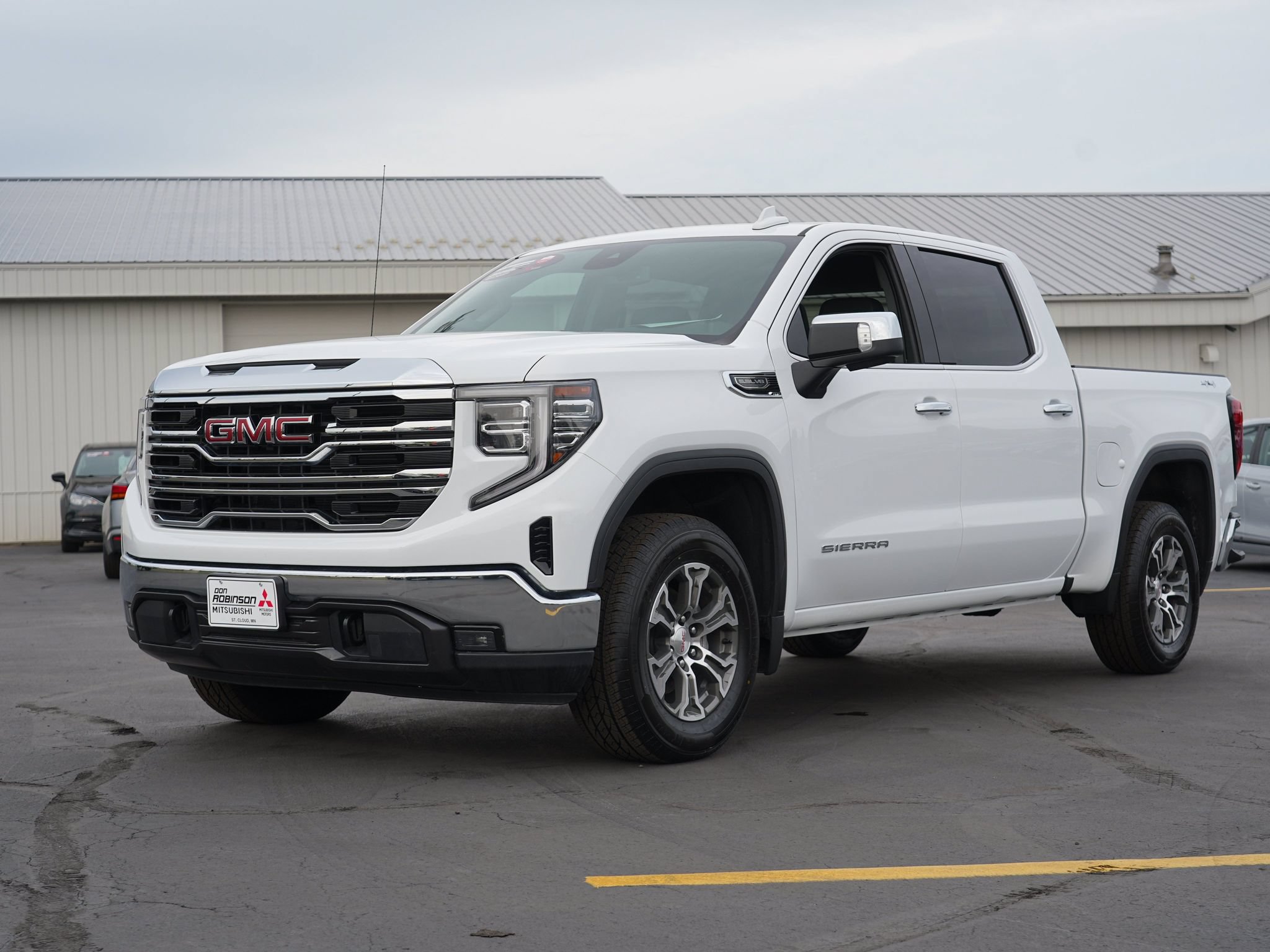 Used 2025 GMC Sierra 1500 SLT AWD/4WD image 8