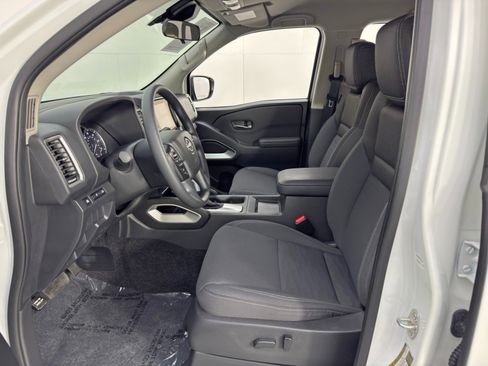 Used 2022 Nissan Frontier SV image 14