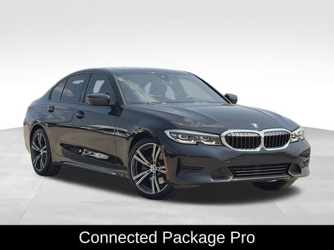 Used 2022 BMW 330i Sedan w/ Premium Package 2 RWD image 2