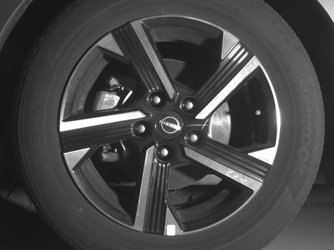 Used 2025 Nissan Sentra SV FWD image 12