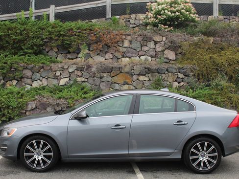 Used 2017 Volvo S60 T5 Inscription Platinum AWD/4WD image 6