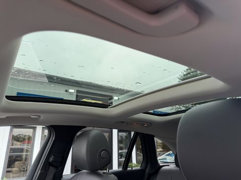 Used 2021 Mercedes-Benz GLC 300 4MATIC image 20