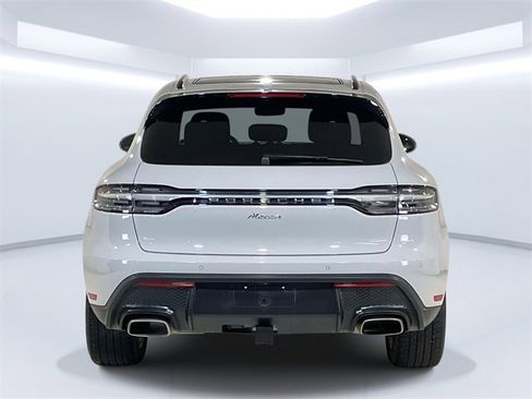 Used 2025 Porsche Macan image 7