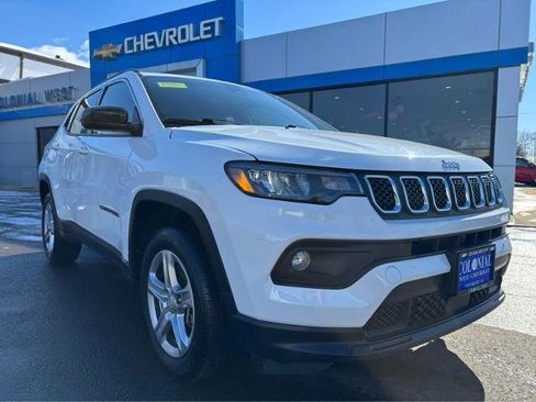 Used 2024 Jeep Compass Latitude AWD/4WD image 12
