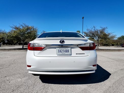 Used 2017 Lexus ES 300h image 43