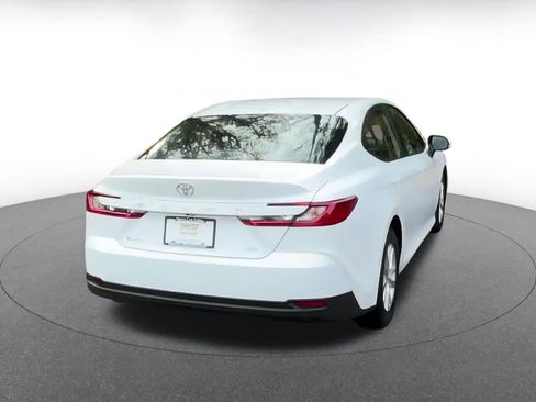 Used 2025 Toyota Camry LE image 9