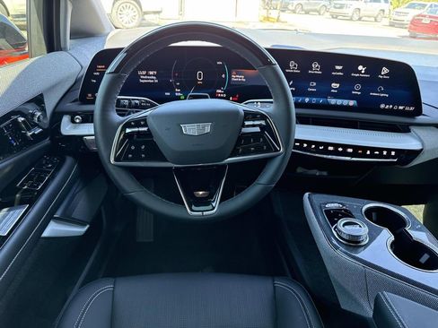 Certified 2025 Cadillac Optiq Sport 2 image 17