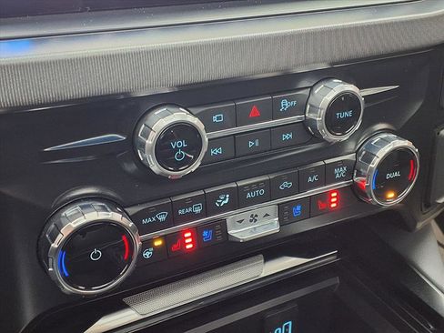 Used 2025 Ford F250 Platinum w/ Tremor Off-Road Package image 8