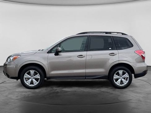 Used 2016 Subaru Forester 2.5i Premium w/ Popular Package #2 AWD/4WD image 4