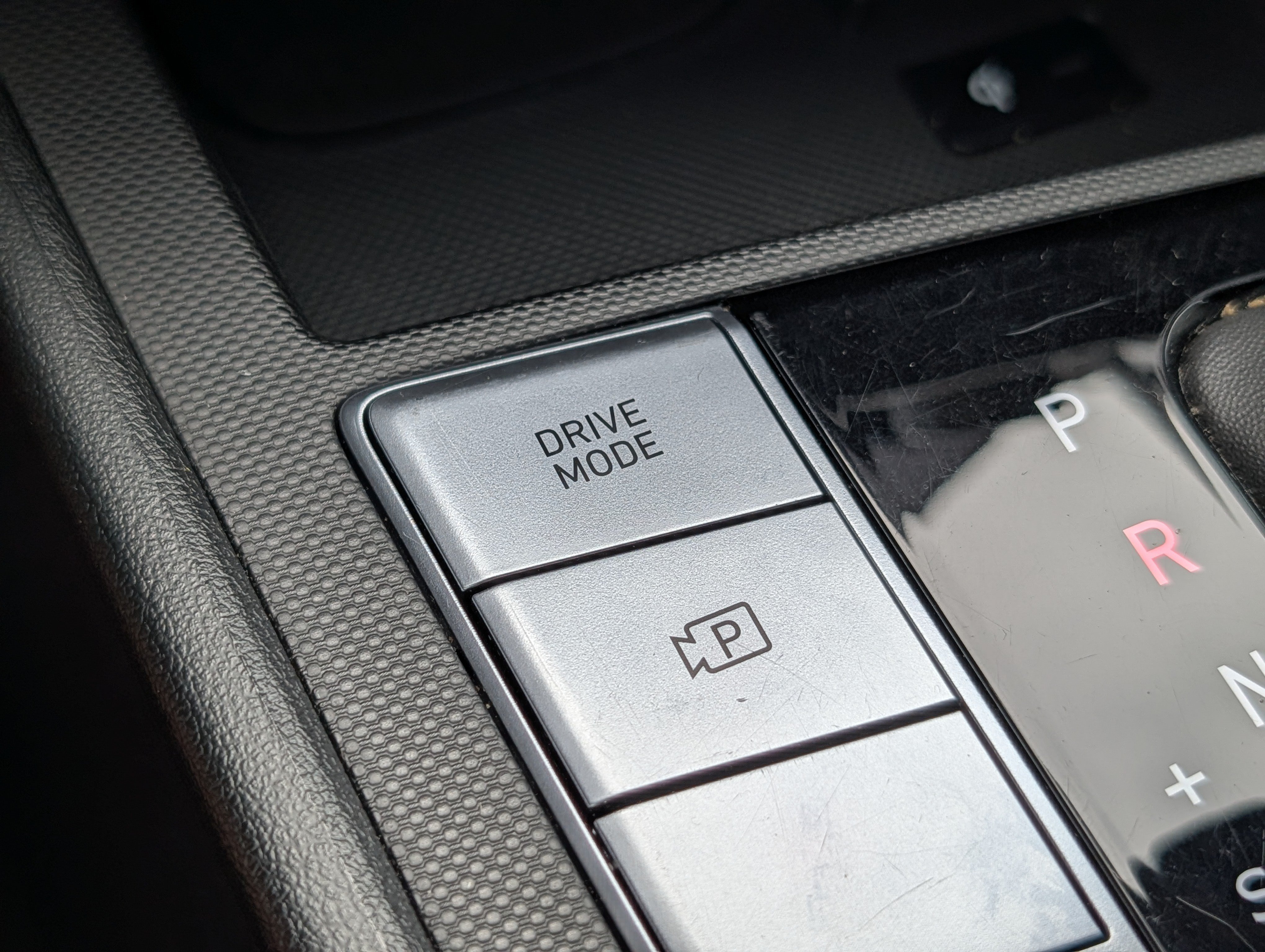 Used 2025 Hyundai Elantra Limited FWD image 33