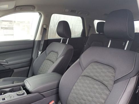 New 2026 Nissan Pathfinder SV image 11