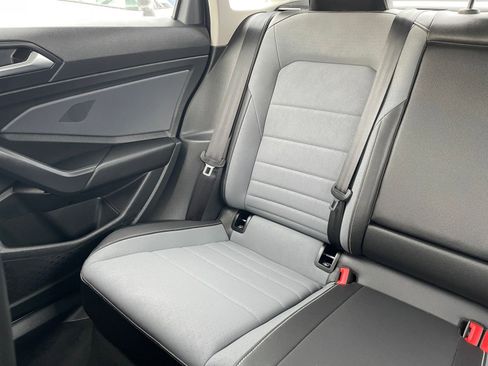 Used 2025 Volkswagen Jetta SE image 40