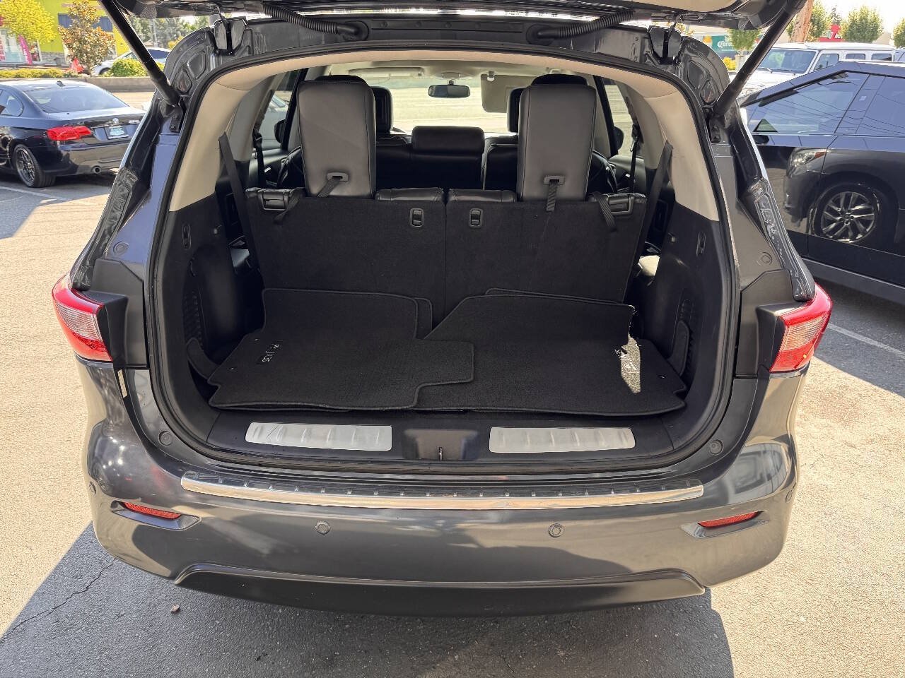 Used 2013 INFINITI JX35 AWD w/ Premium Pkg image 7