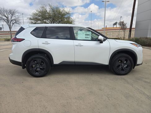 New 2026 Nissan Rogue SV FWD image 2