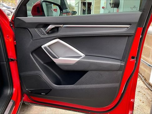 Used 2023 Audi Q3 2.0T Premium Plus image 23