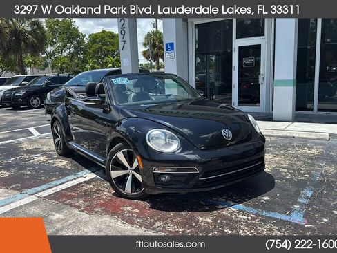 Used 2013 Volkswagen Beetle 2.0T FWD image 2