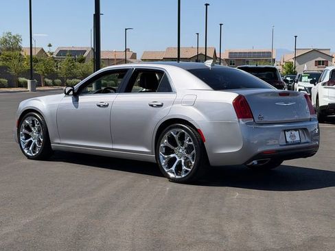 Used 2016 Chrysler 300 Limited RWD image 3