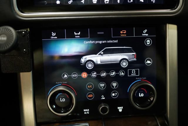Used 2018 Land Rover Range Rover Supercharged AWD/4WD image 19