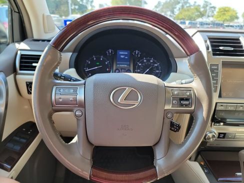Used 2014 Lexus GX 460 w/ Premium Package AWD/4WD image 20
