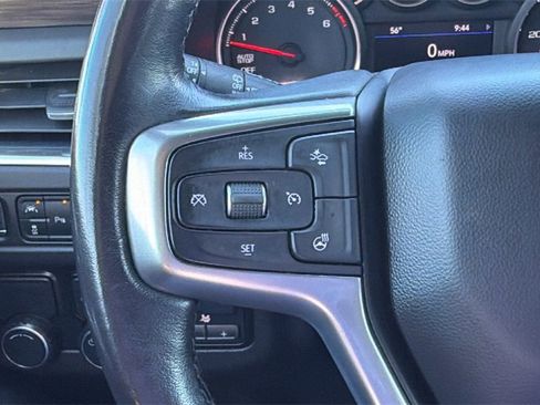 Used 2021 Chevrolet Suburban LT w/ LT Signature Package image 25