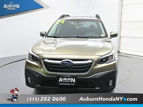 Used 2020 Subaru Outback Premium AWD/4WD image 3