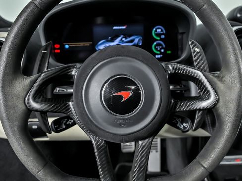 Used 2018 McLaren 570S Spider image 30